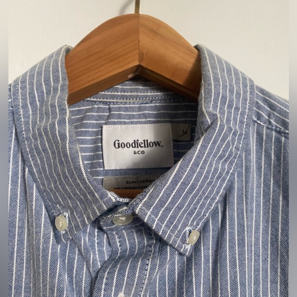 Goodfellow & Co Men's Vertical Striped Slim Button Up Long Sleeve! Size Medium! - Picture 3 of 6